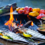 Stimmungsbild - Grillieren mit Fisch und Gemüse